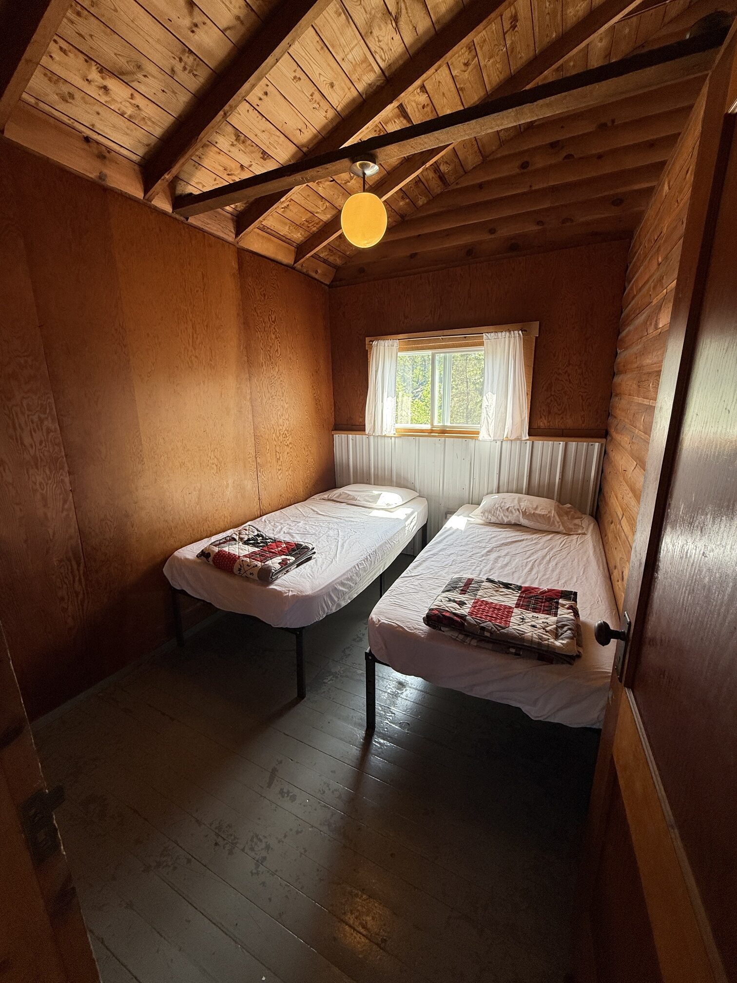 Cabin #6 - Image 6
