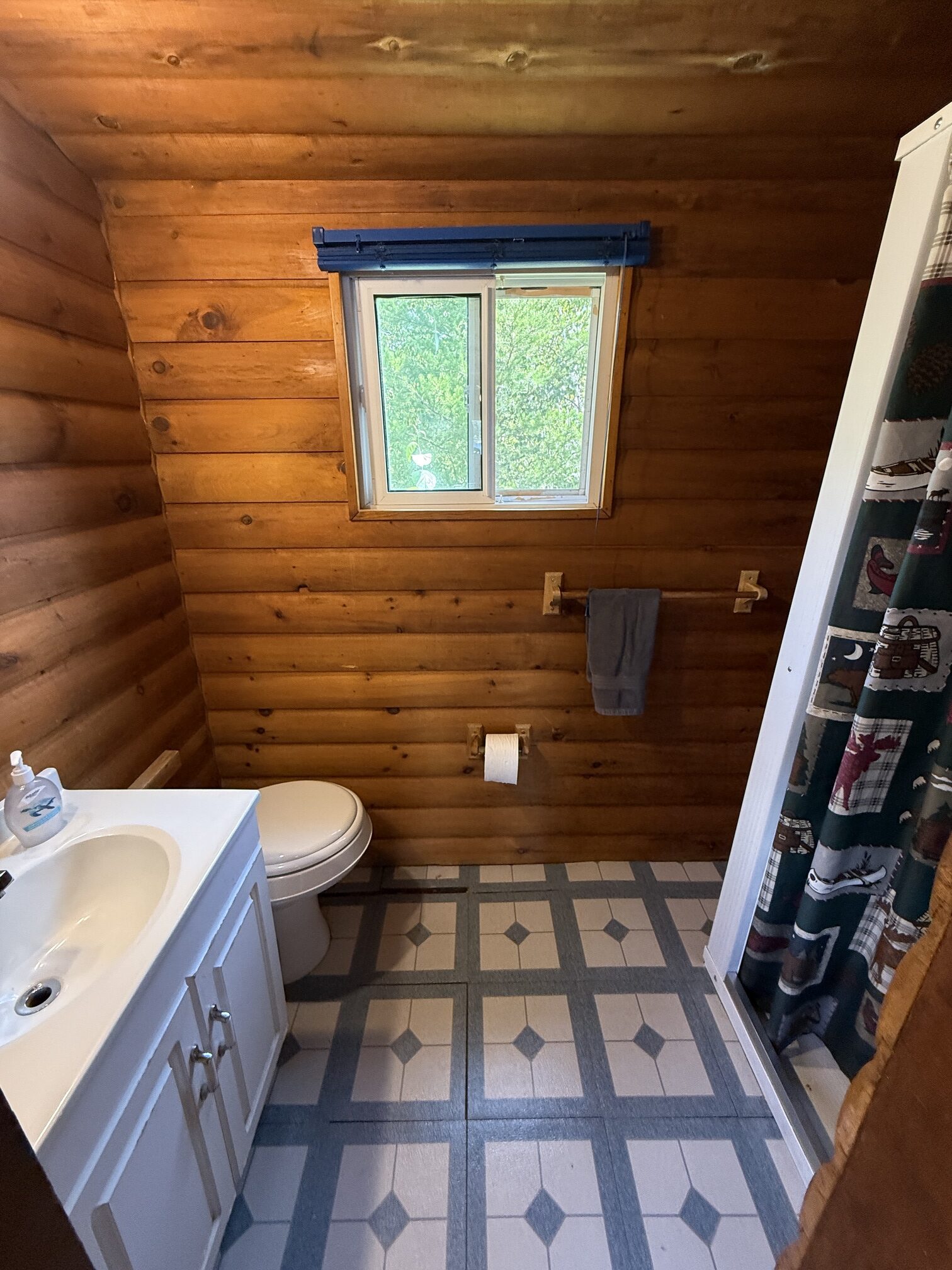 Cabin #6 - Image 8
